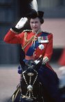 queen-elizabeth-horse-d.jpg